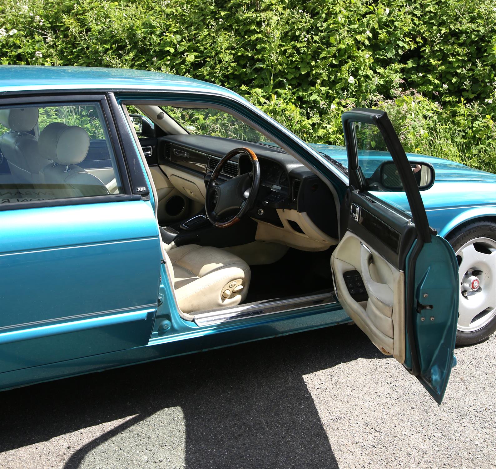 1995 Jaguar XJR Automatic, registration number M857 TBU. - With fitted extras and history file. - Image 7 of 9