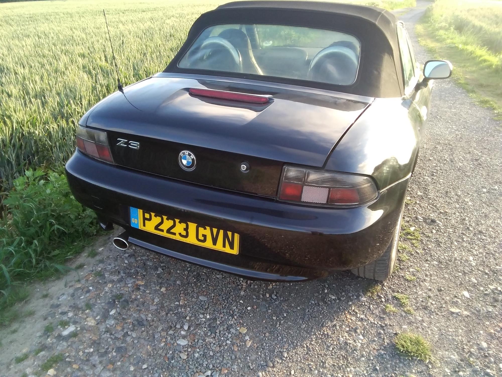 Z3 BMW Roadster. 1997. Registration number P223 GVN. Pre-facelift 'narrow-body' version with - Image 5 of 6