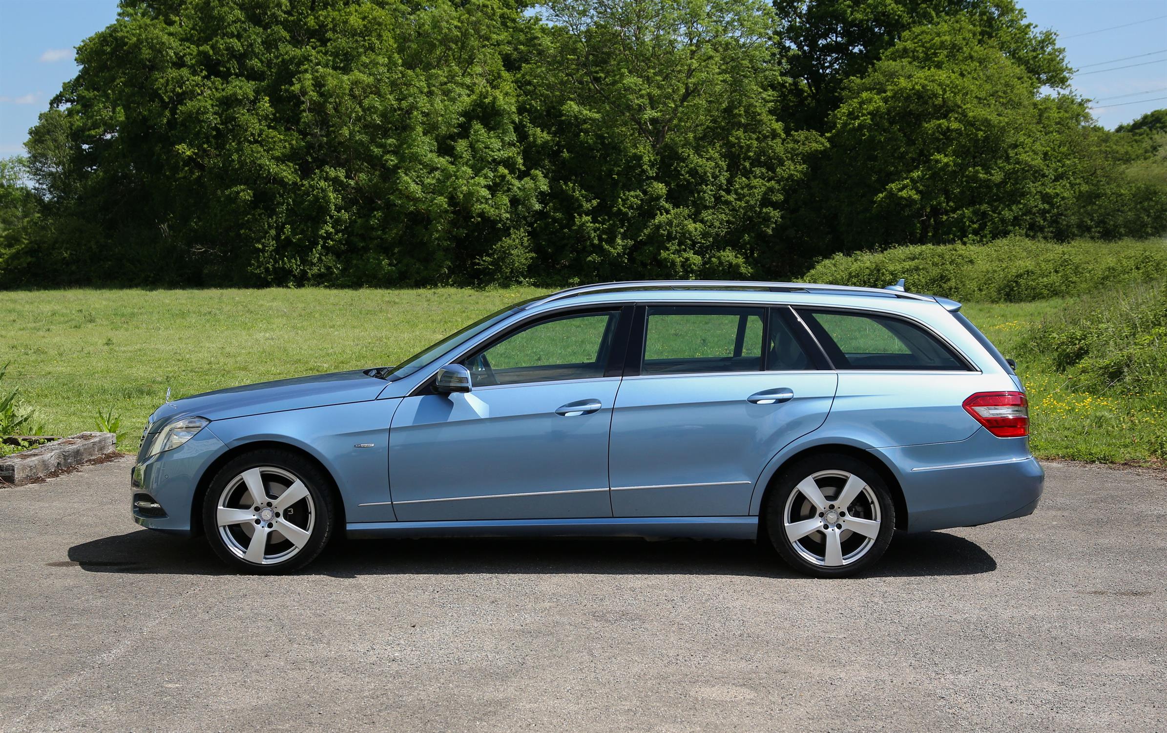 Mercedes - Benz, E350 CDI blue eff indigolite blue metallic, 2011. - One owner from new. - Image 2 of 15