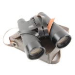 Pair of Leitz Trinovid Binoculars, 10 x 40 122m/1000m, no. 675641, in a leather case