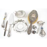Miscellaneous small silver and white metal items to include, a shell shaped dish, Birmingham 1902 2.