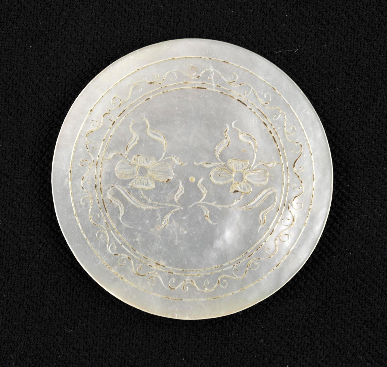 A Quantity of Chinese Mother of Pearl Counters. 19th century to include, more than 60 fishes (5. - Image 15 of 38