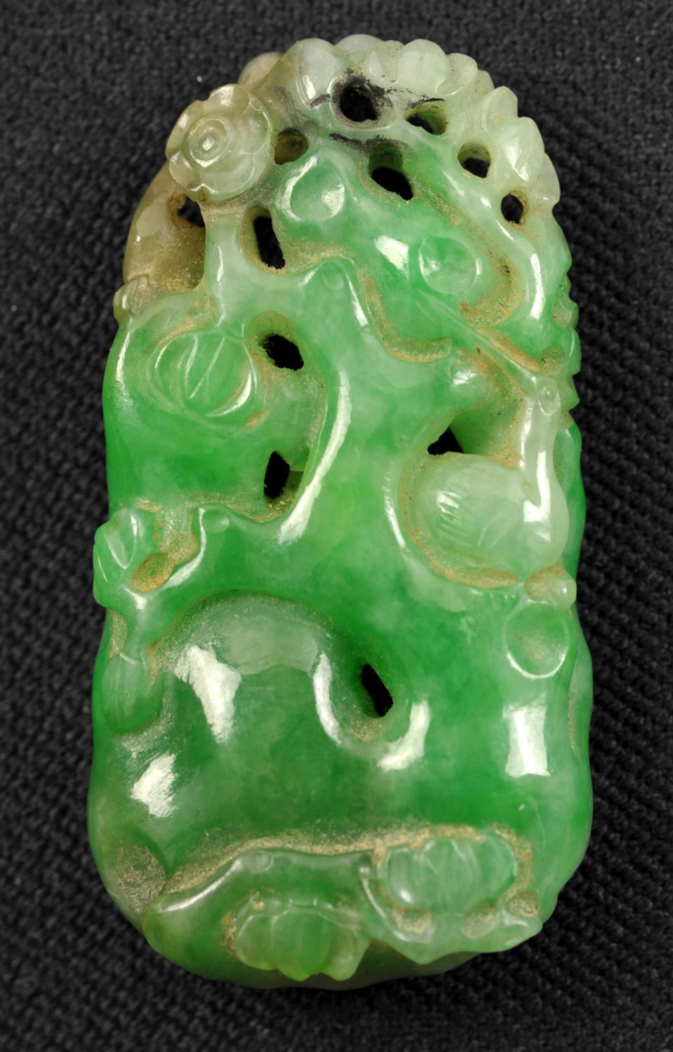 A Jadeite pendant , Qing dynasty or Republic period . Carved with a crane in foliage background . 3. - Image 7 of 8