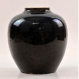 Chinese black glazed jar. Late Qing dynasty/early Republic. 18 cm high.