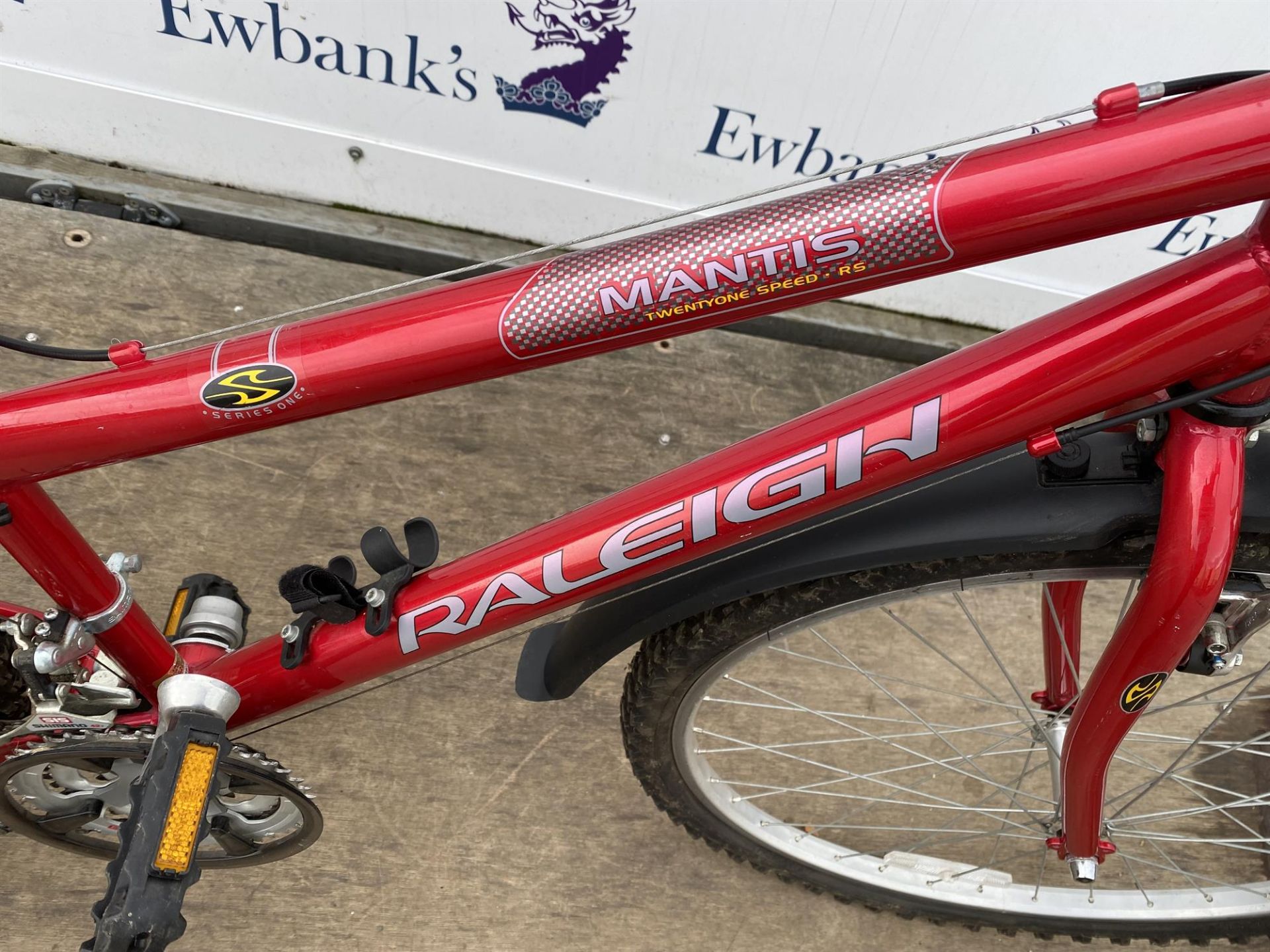 Raleigh Mantis, ladies version, size 19" in Red with 21 speed gears and upgraded SelleRoyal saddle. - Image 4 of 5