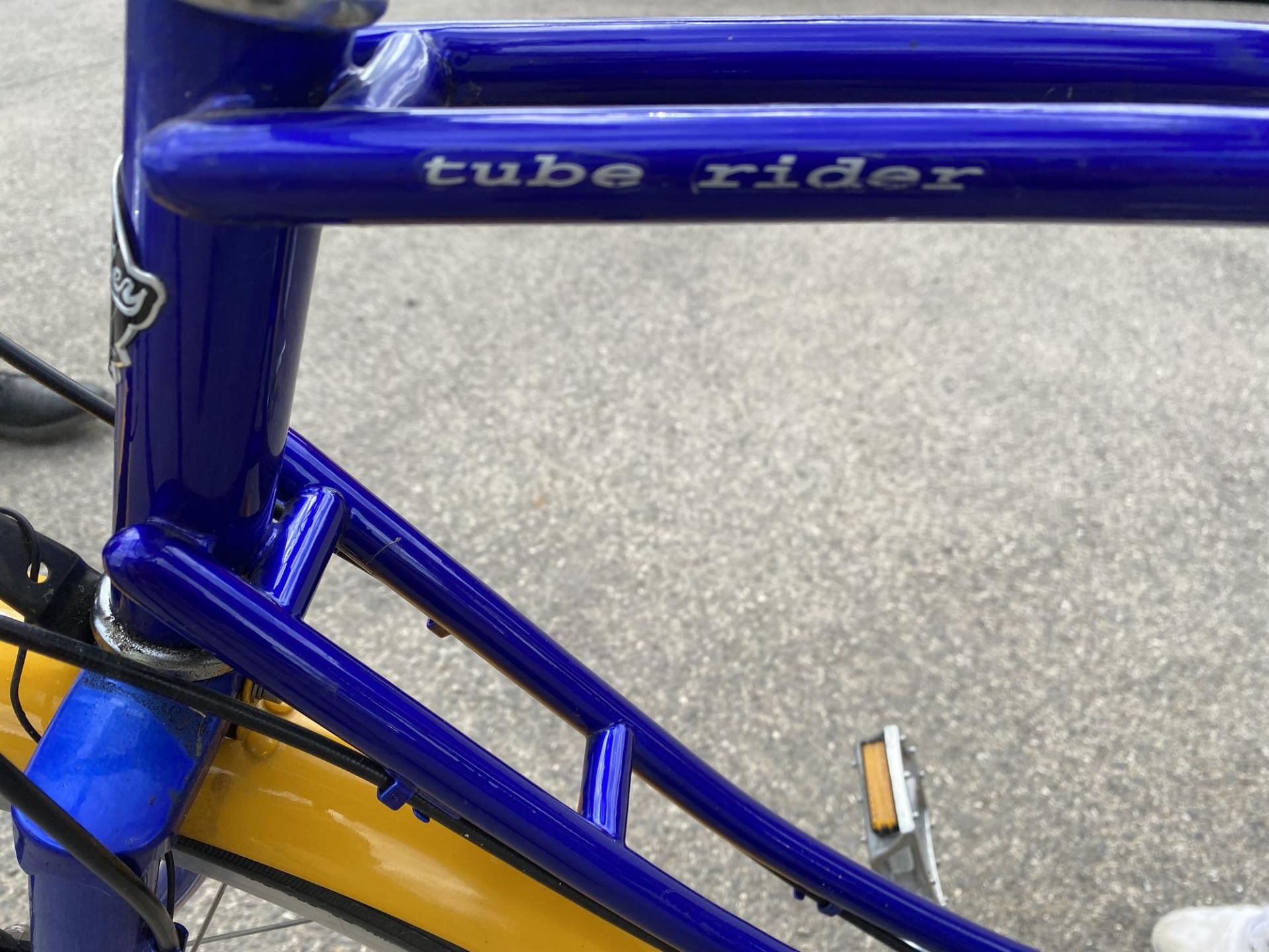 Hand built by Pashley Men's tube rider bike, Blue with yellow mud flaps and mud guards. - Image 5 of 7