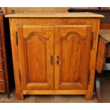 Oak side cupboard with two panelled doors 85cm x 46cm x 87cm