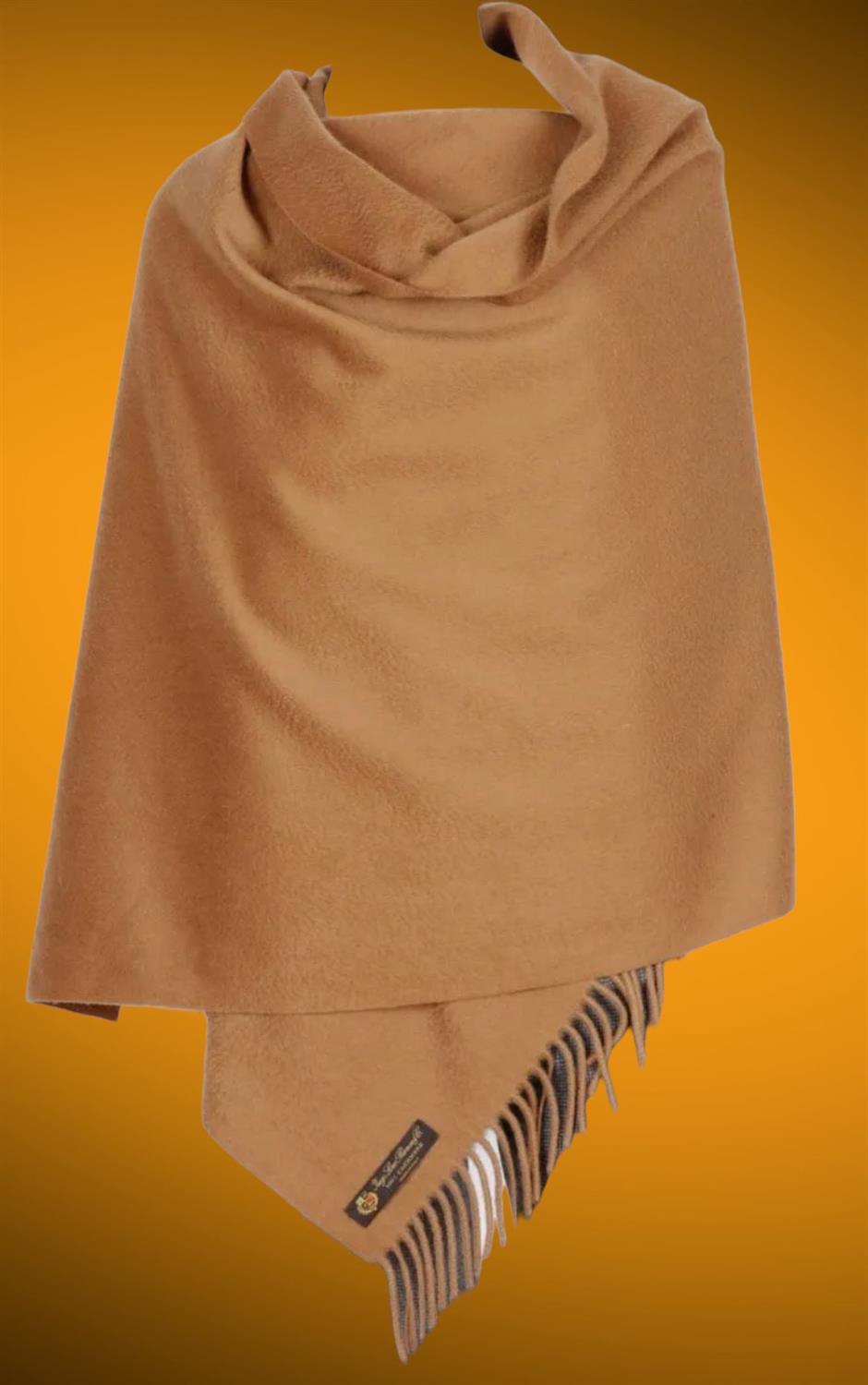 LORO PIANA shawl. An extremely large superb Italian 100% CASHMERE fringed Pashmina-type