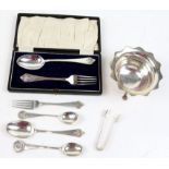 Small silver items to include presentation sugar bowl, cased spoon and fork, spoons,
