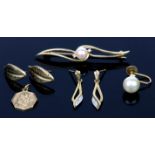 Selection of 9 carat gold jewellery 7.94 grams