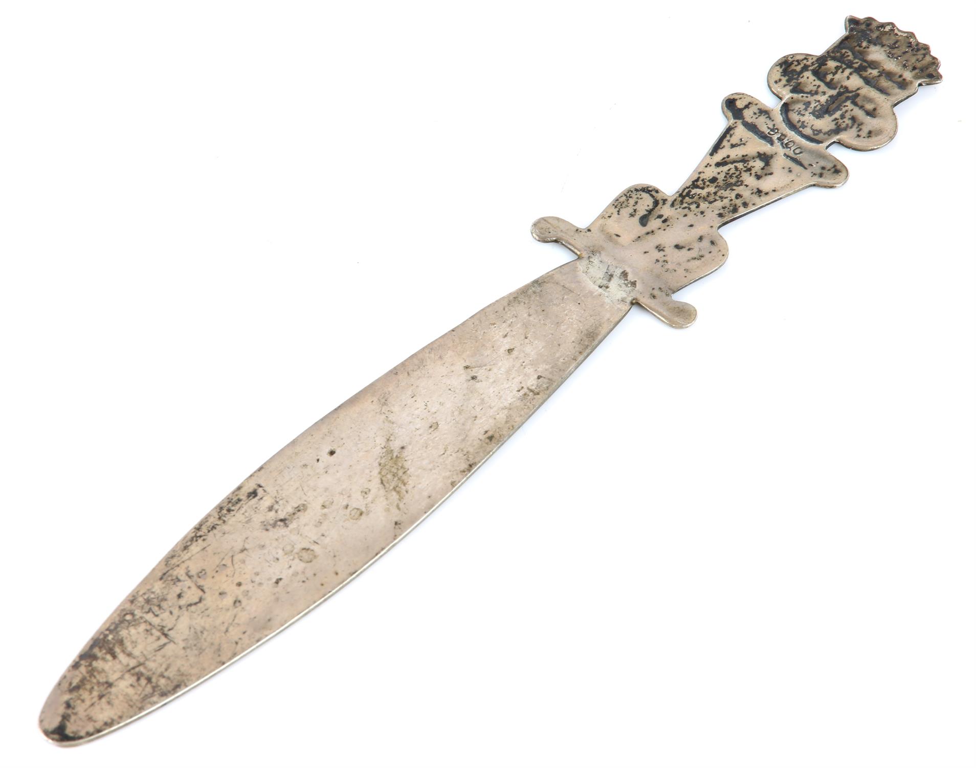 South American 900 grade silver letter opener with handle in the form an an Incan or Aztec god - Image 2 of 2