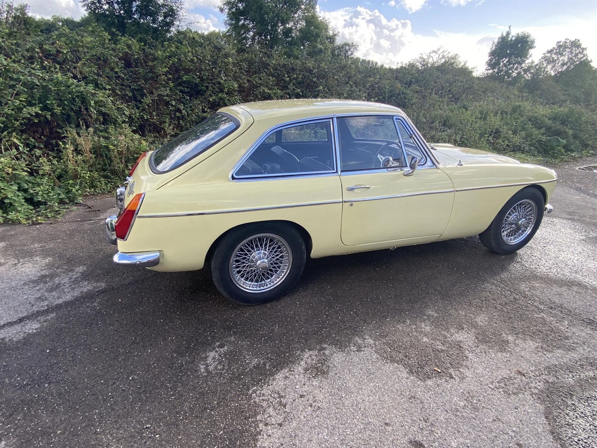 1969 MGC GT. Registration number: LTU 274G - Finished in Primrose yellow, with full black leather - Image 12 of 22