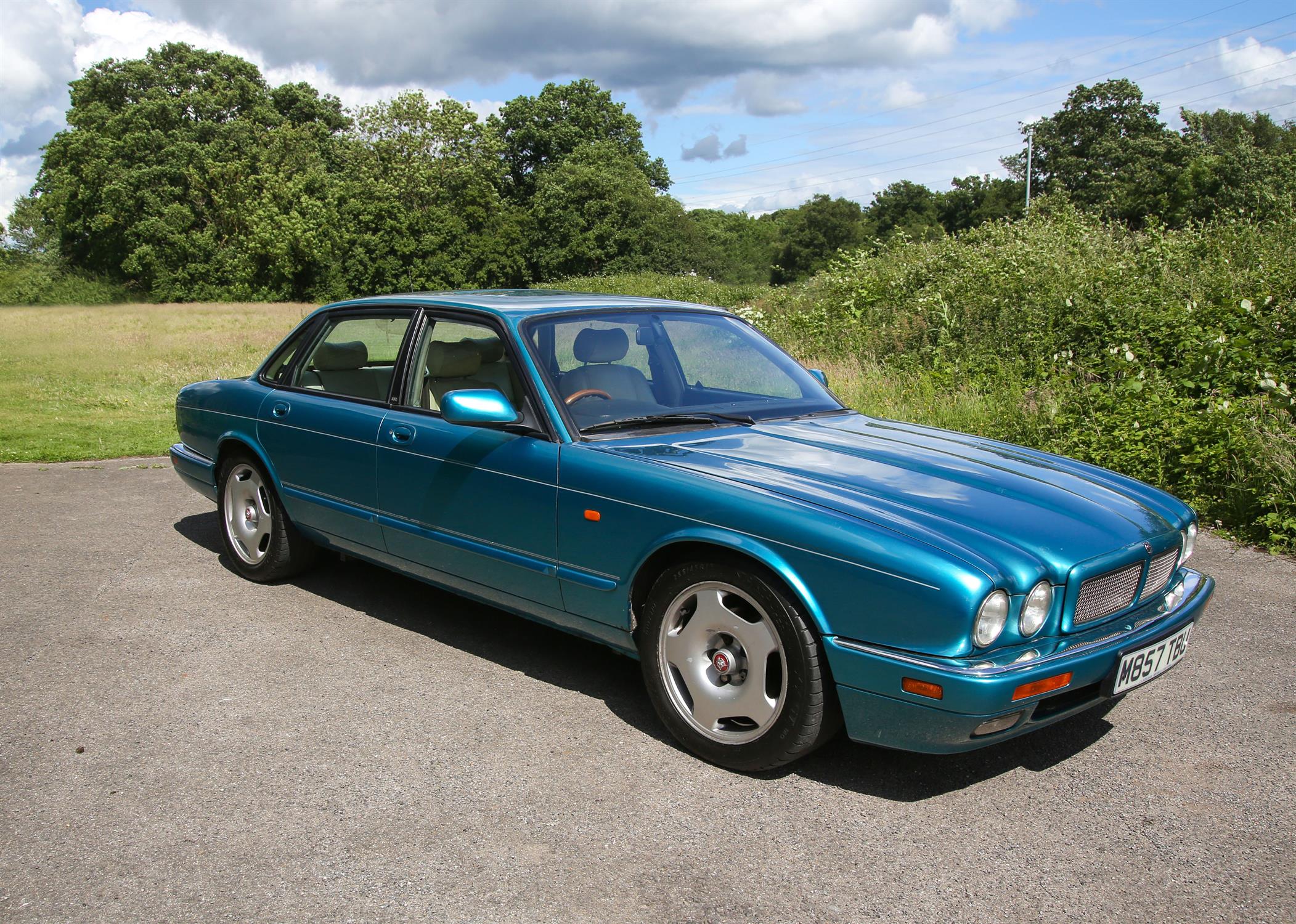 1995 Jaguar XJR 4.0 Supercharged Automatic. Registration number M857 TBU. Finished in press