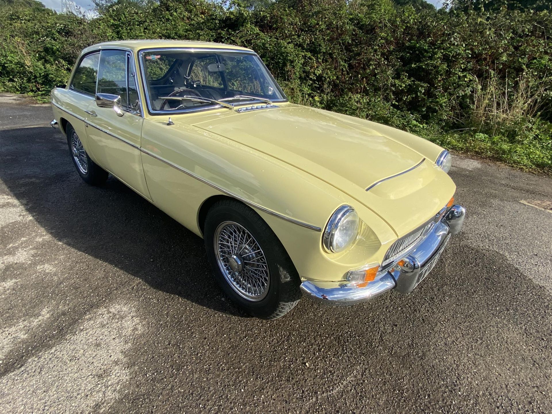 1969 MGC GT. Registration number: LTU 274G - Finished in Primrose yellow, with full black leather - Image 16 of 22