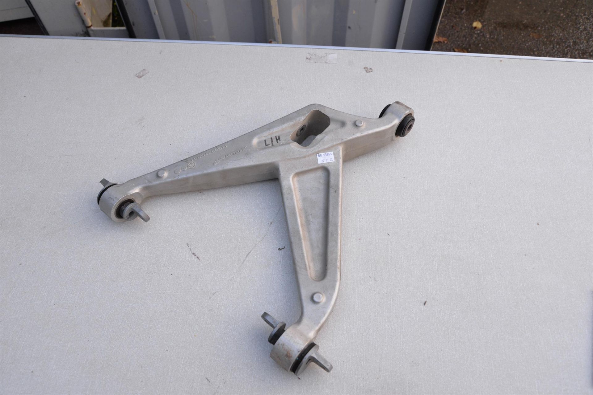 A McLaren left hand Trailing Arm Product code 11B0071CP01 - Image 3 of 3