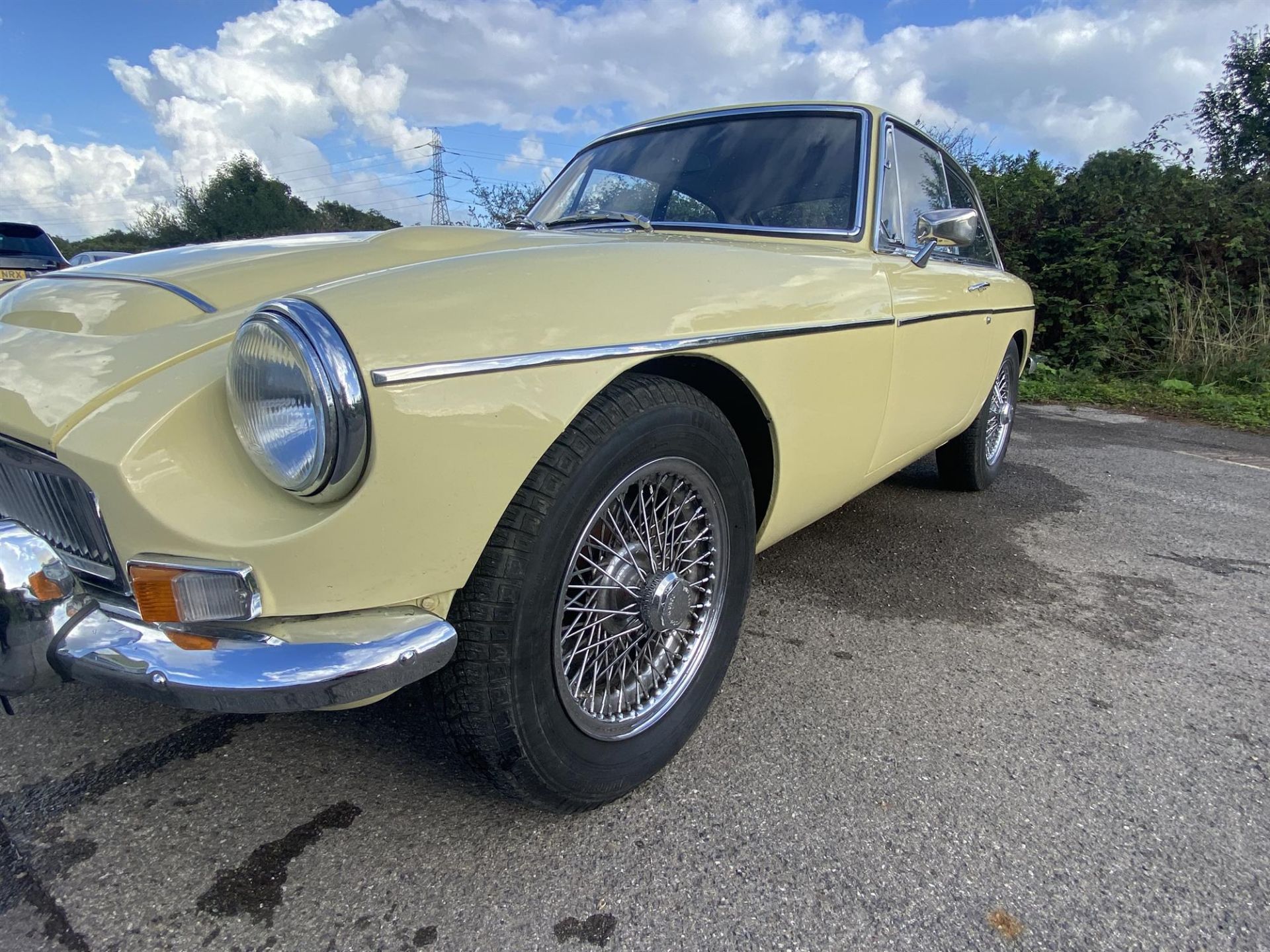 1969 MGC GT. Registration number: LTU 274G - Finished in Primrose yellow, with full black leather - Image 21 of 22