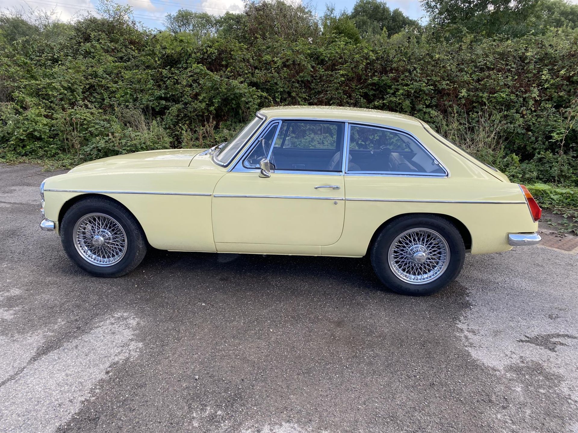 1969 MGC GT. Registration number: LTU 274G - Finished in Primrose yellow, with full black leather - Image 9 of 22