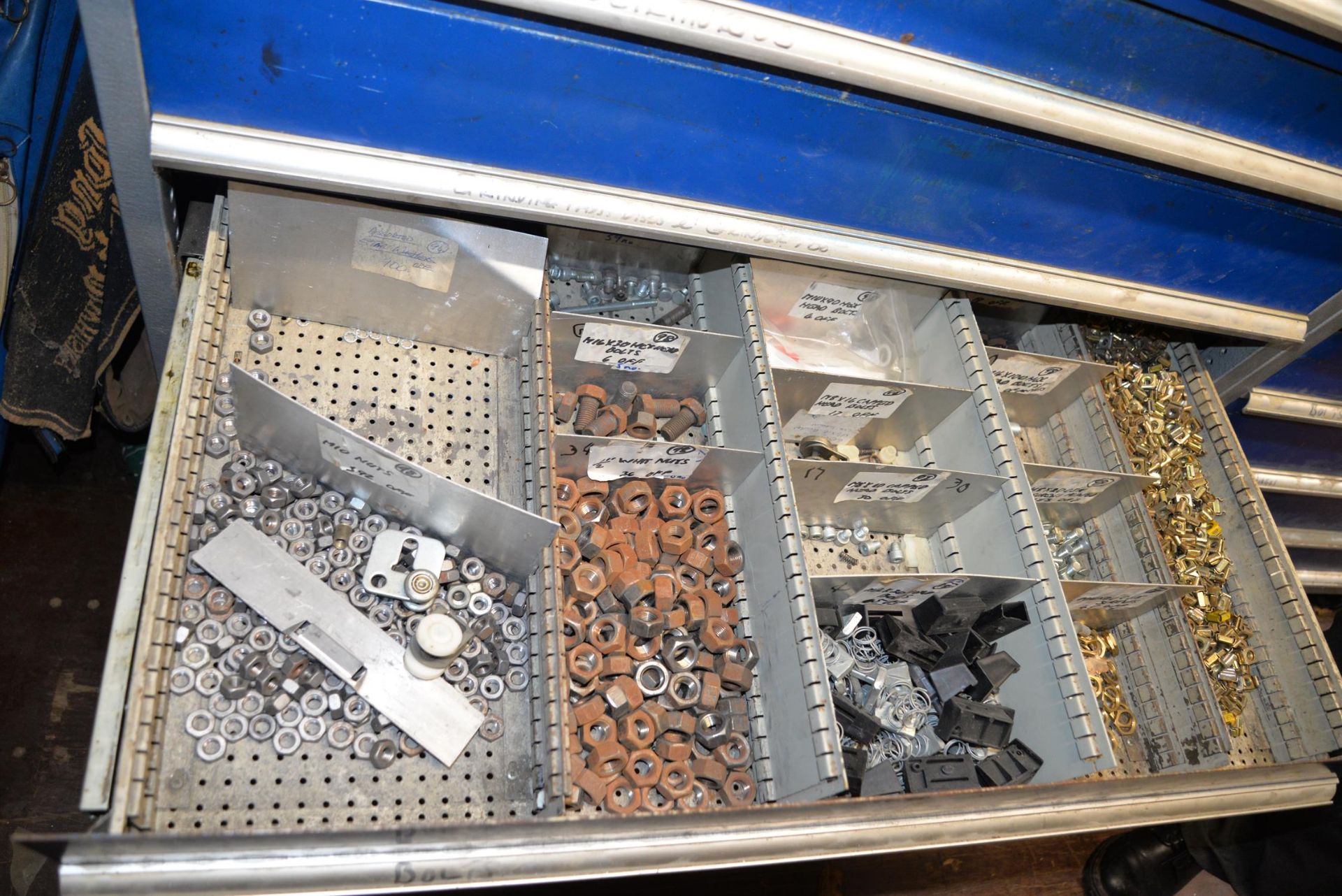 A Polstore metal workshop cabinet of six drawers full of various fittings and tools. - Image 5 of 7