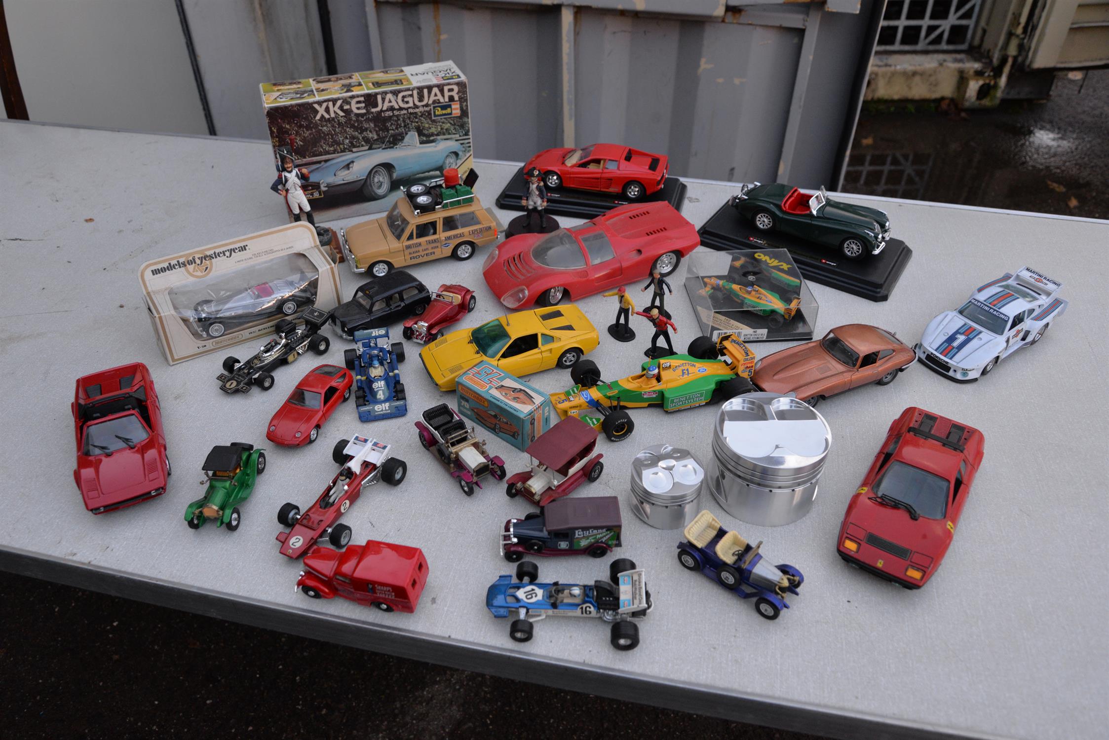 A selection of loose model cars