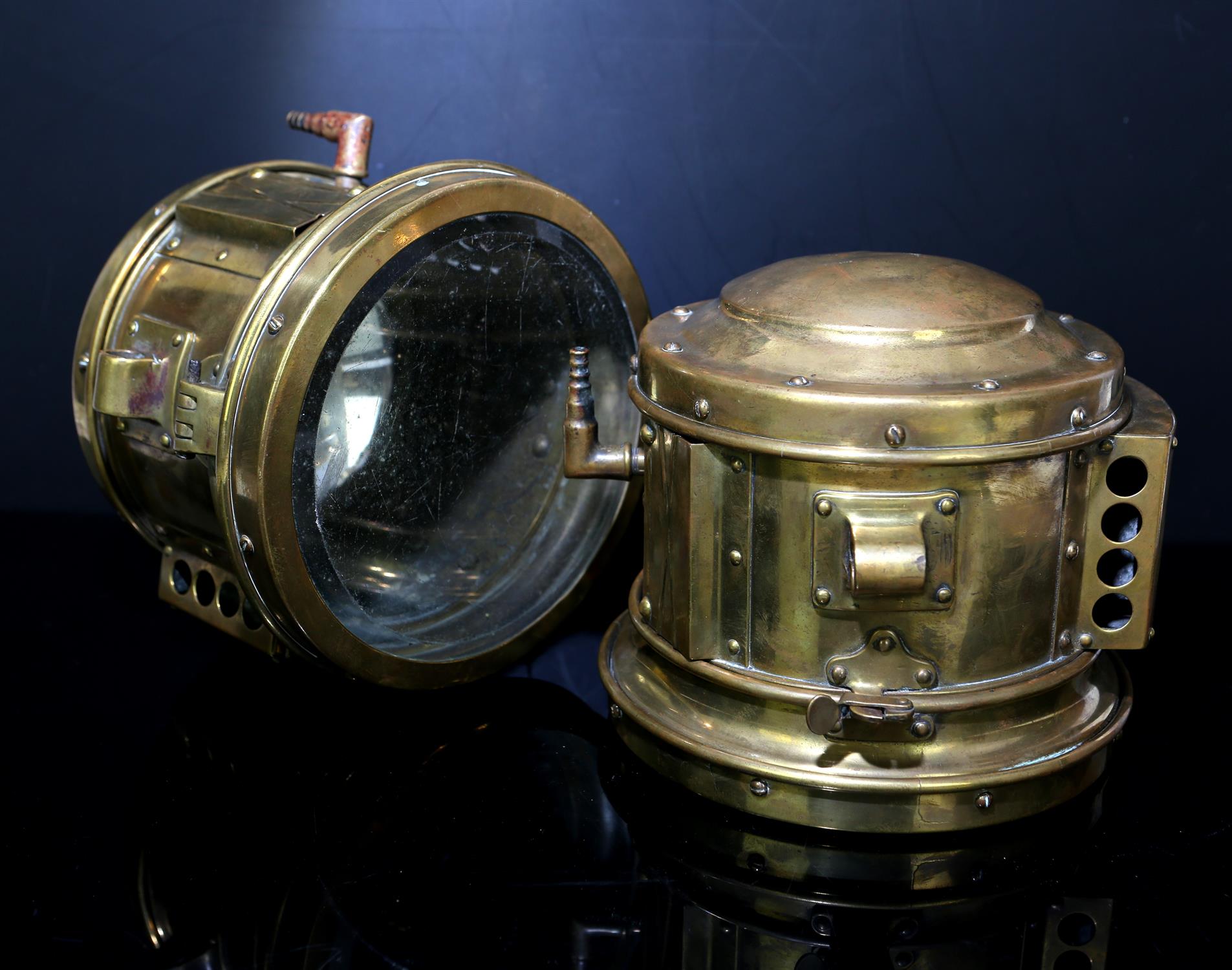 Pair of brass "Searchlight " headlamps by Rushmore Dynamo Works, Plainfield New Jersey, U.S.A. - Image 3 of 4