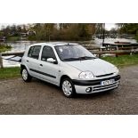 2000 Renault Clio 1.4 Etoile Hatchback. Registration number X174 FGW - Petrol, 5-Speed Manual.