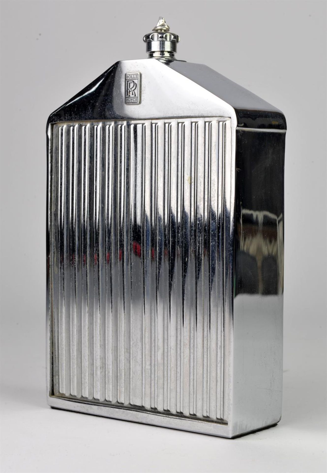 A Ruddspeed Ltd Rolls Royce Chrome plated car grill decanter, 21cm high - Image 2 of 4