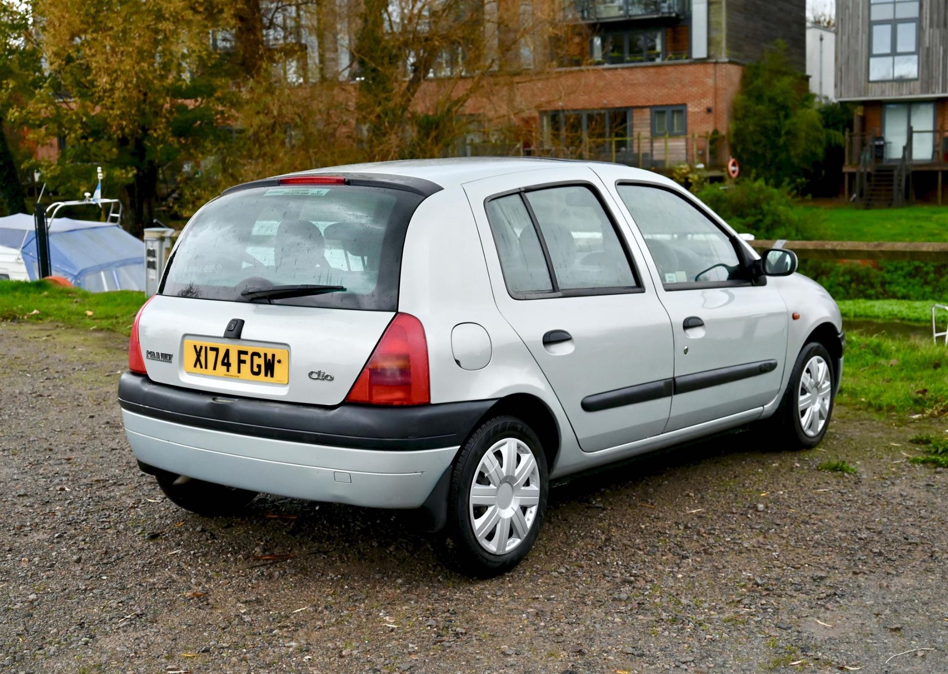 2000 Renault Clio 1.4 Etoile Hatchback. Registration number X174 FGW - Petrol, 5-Speed Manual. - Image 4 of 13
