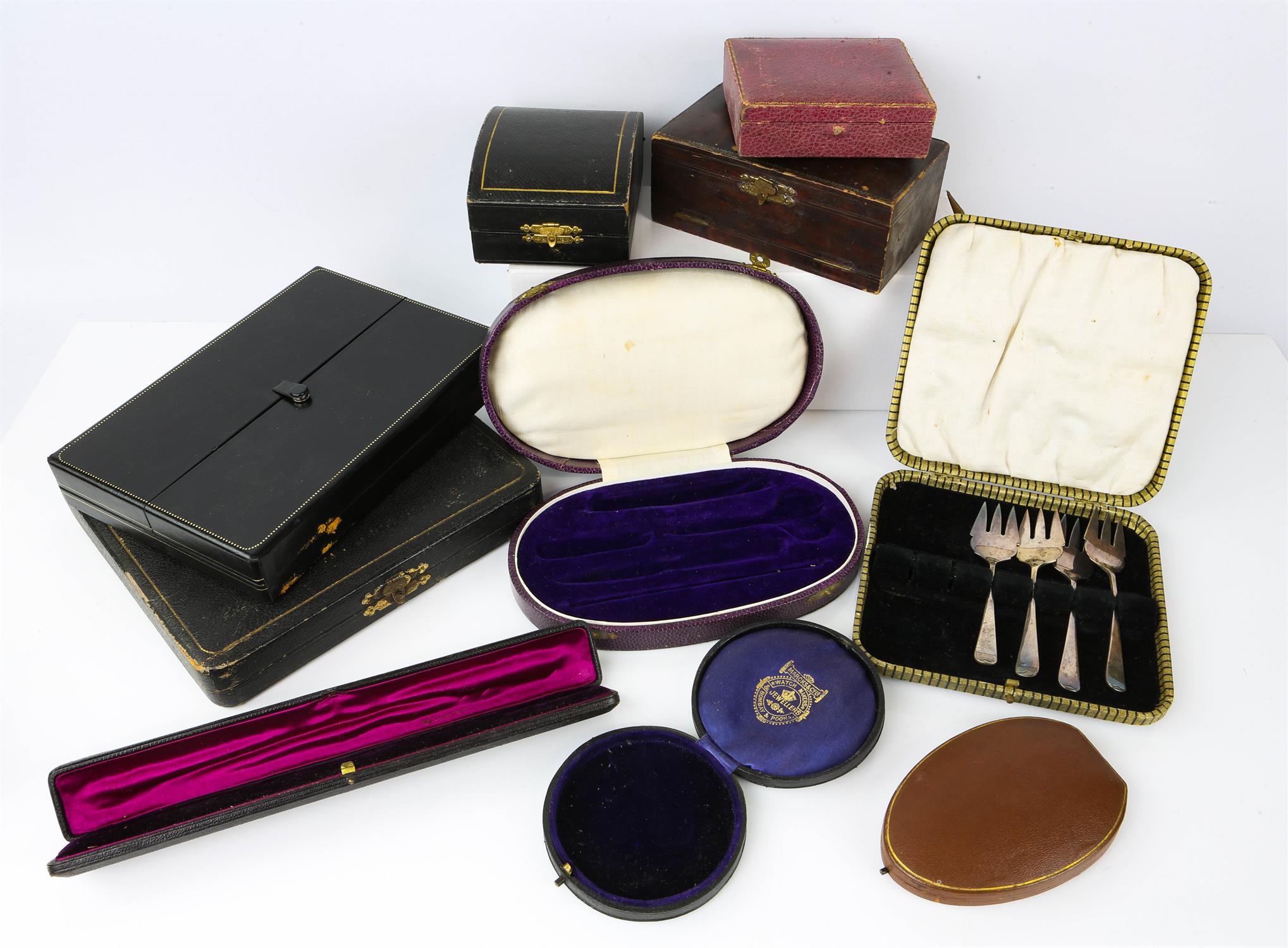 Selection of empty jewellery boxes, including mainly larger boxes for necklaces and bangles