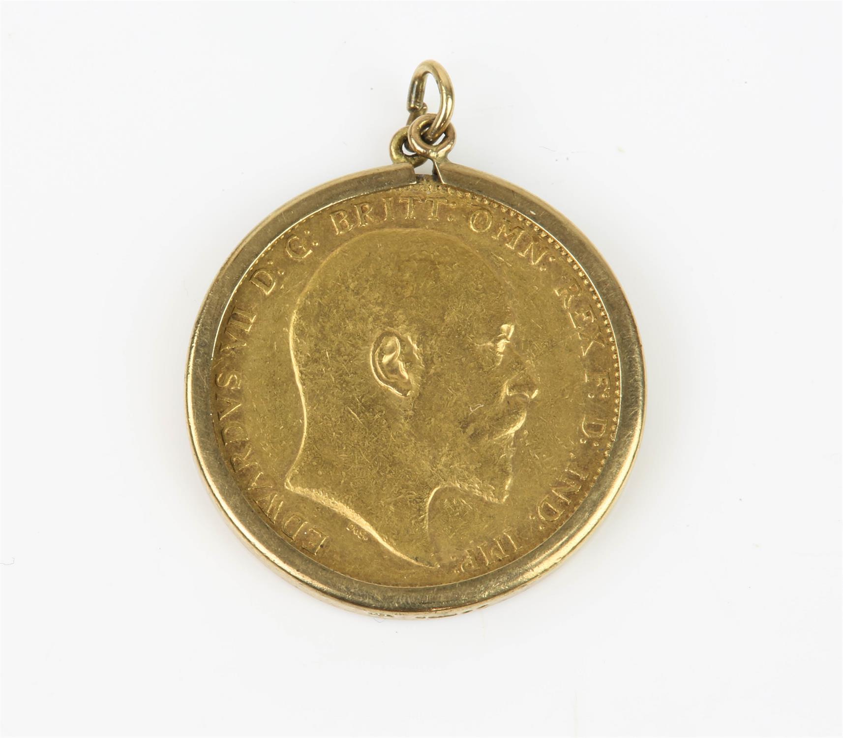 A sovereign pendant, set with an Edward VII full sovereign, dated 1903 in a 9ct yellow gold pendant - Image 2 of 2