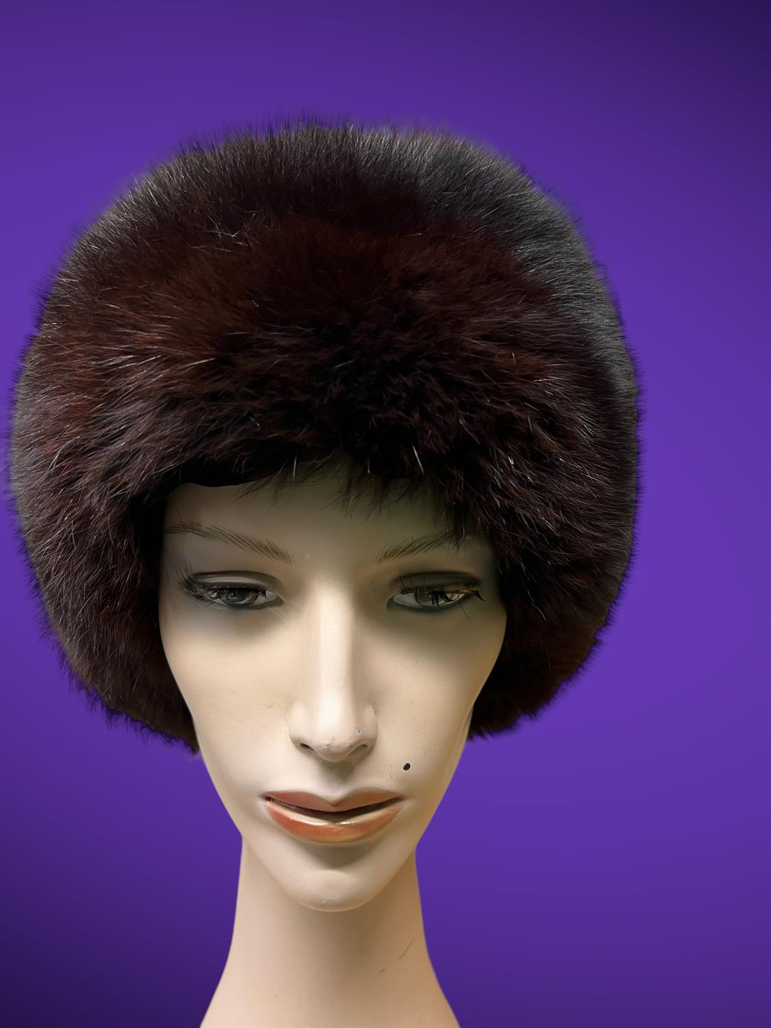 Modern bespoke-made Brown arctic fox-fur ladies hat suitable for ski trips. Medium size - Image 2 of 2