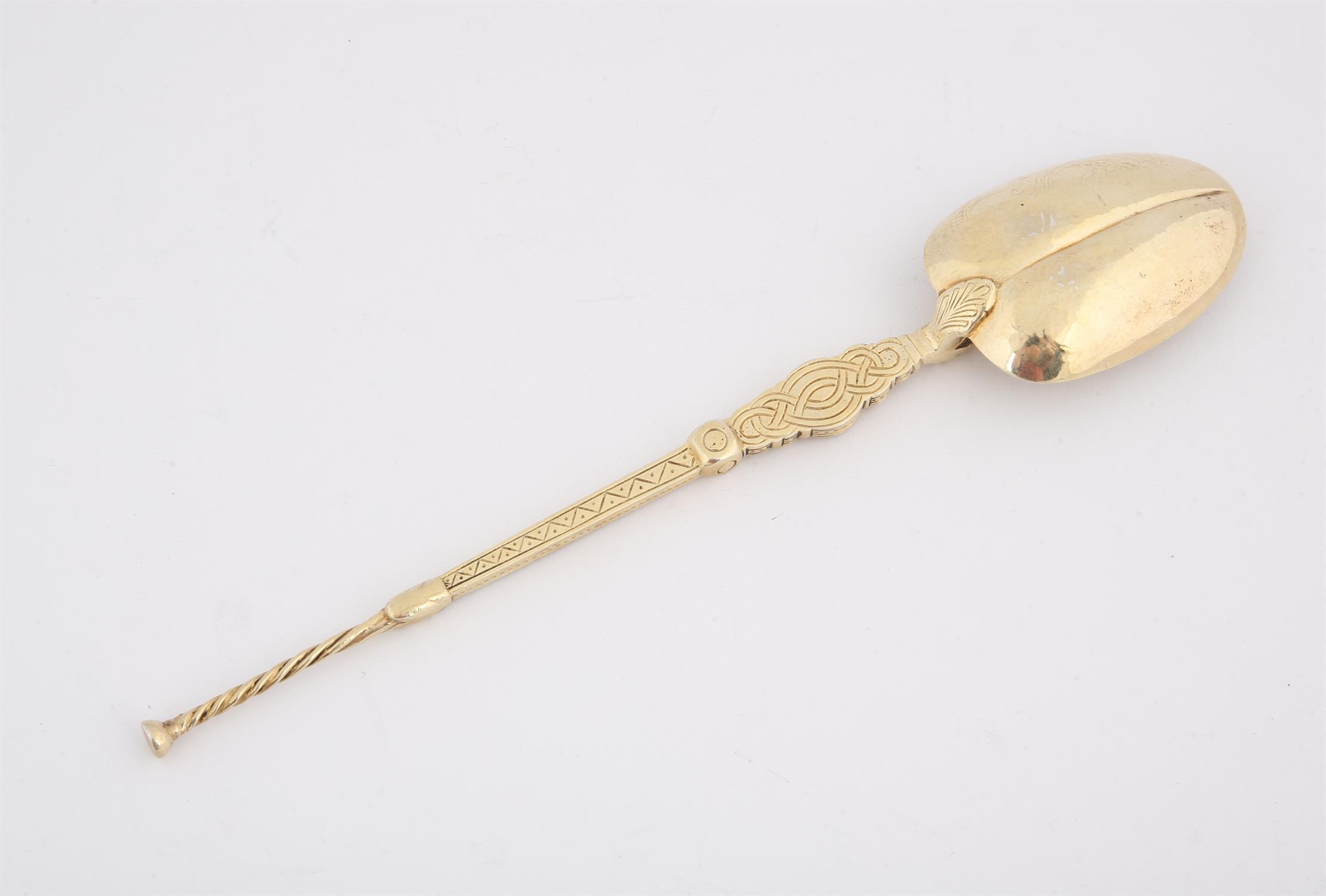 Edward VII silver gilt cast and engraved replica of The Royal Annointing or Coronation spoon London, - Image 2 of 2