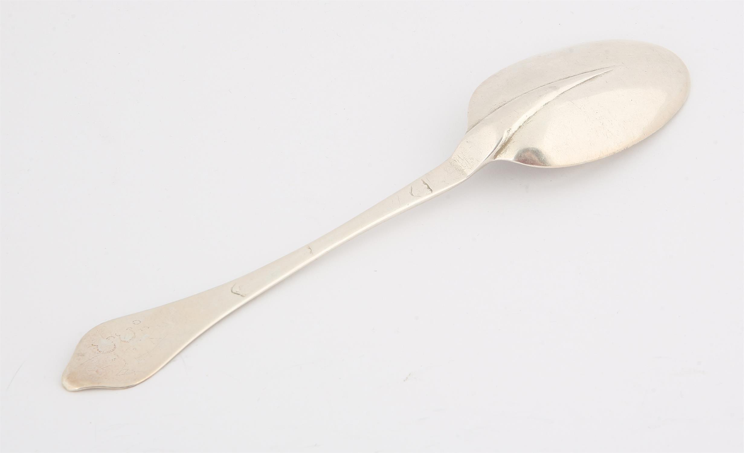 Silver dog nose spoon, marks rubbed but probably circa 1700 SILVER COLLECTION OF SIR RAY TINDLE - Image 4 of 4