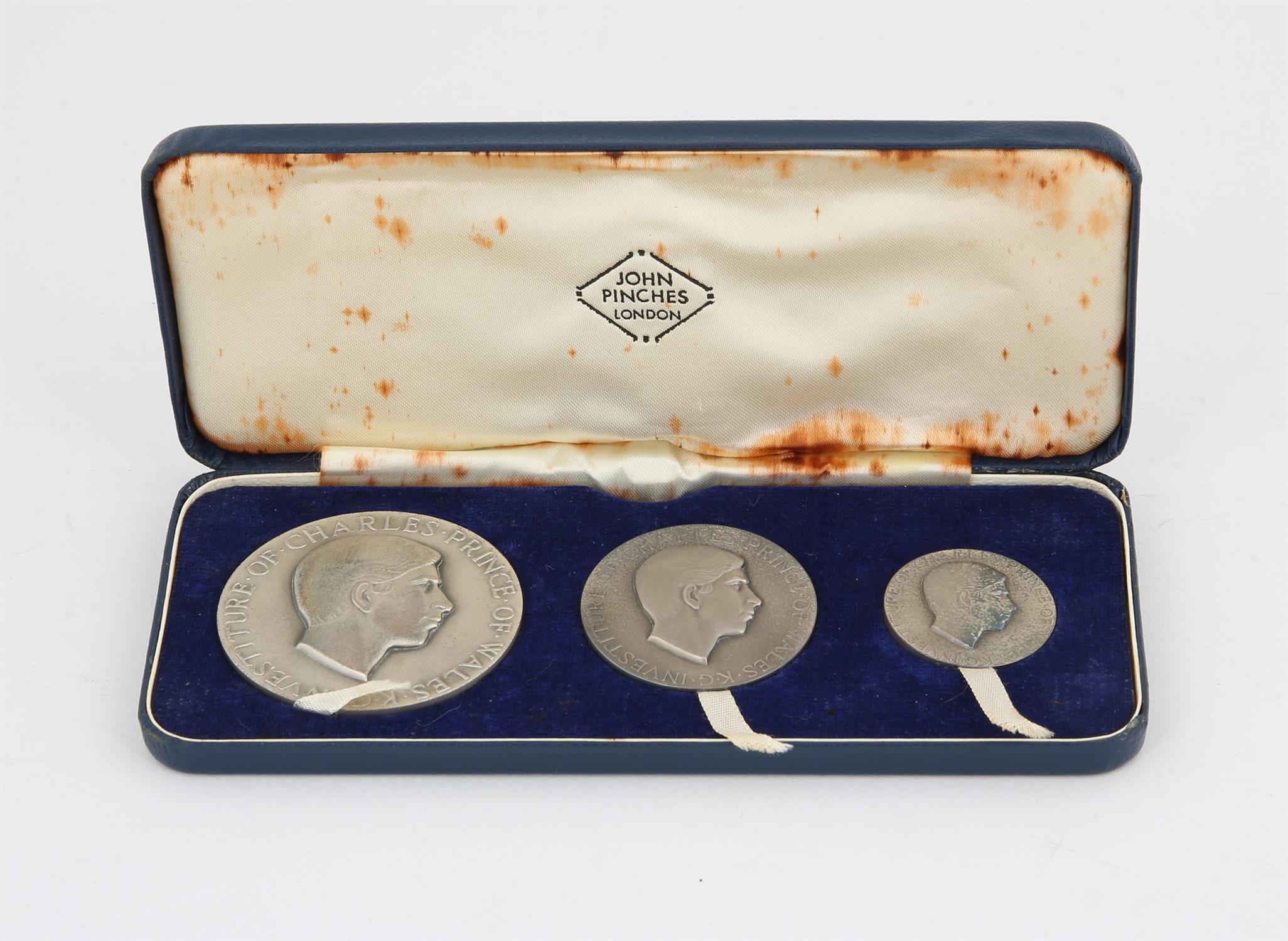 1969 Britannia silver Prince of Wales Investiture three-piece coin set by John Pinches of London, - Image 4 of 6