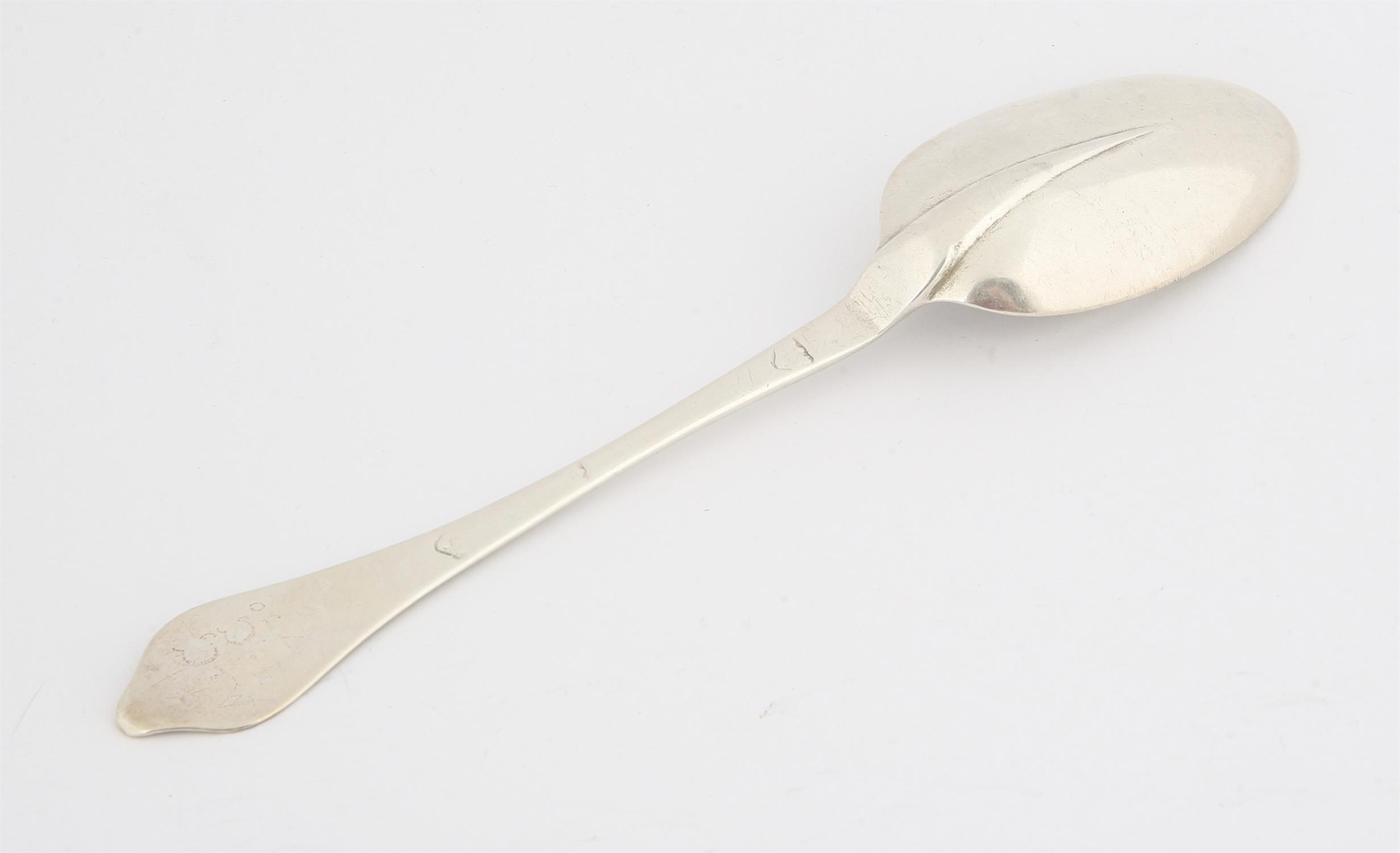 Silver dog nose spoon, marks rubbed but probably circa 1700 SILVER COLLECTION OF SIR RAY TINDLE - Image 2 of 4