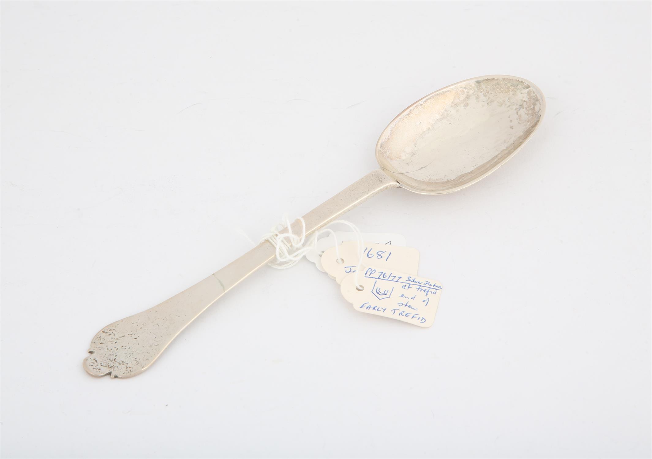 Silver trifid end spoon with rat tail bowl, possibly London 17th century SILVER COLLECTION OF