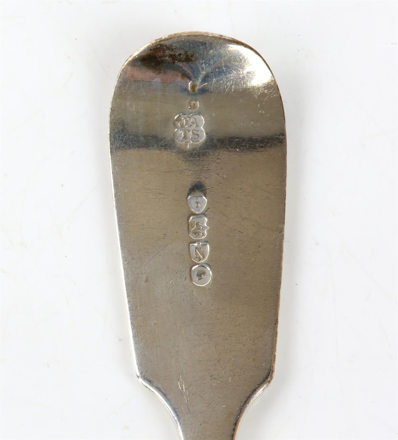 Victorian fiddle pattern silver and another Old English Pattern sauce ladle, 4.9 ozs 152 grams - Image 4 of 4