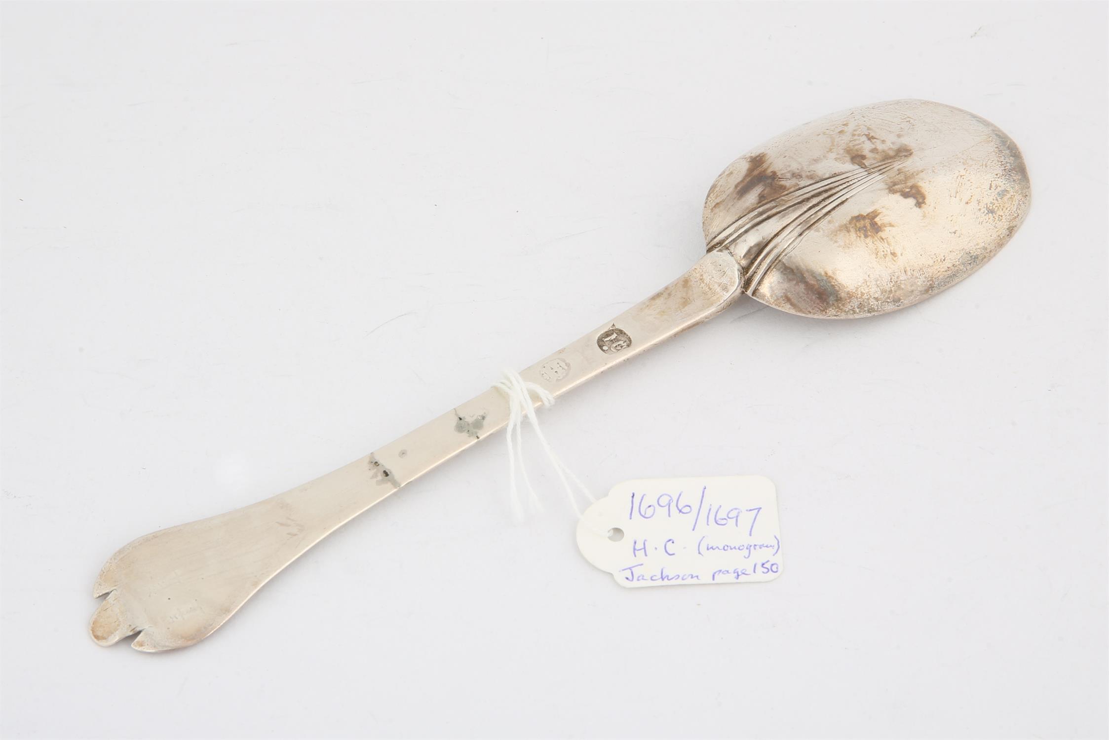 Late 17th century trifid end silver spoon SILVER COLLECTION OF SIR RAY TINDLE CBE DL - Image 4 of 4