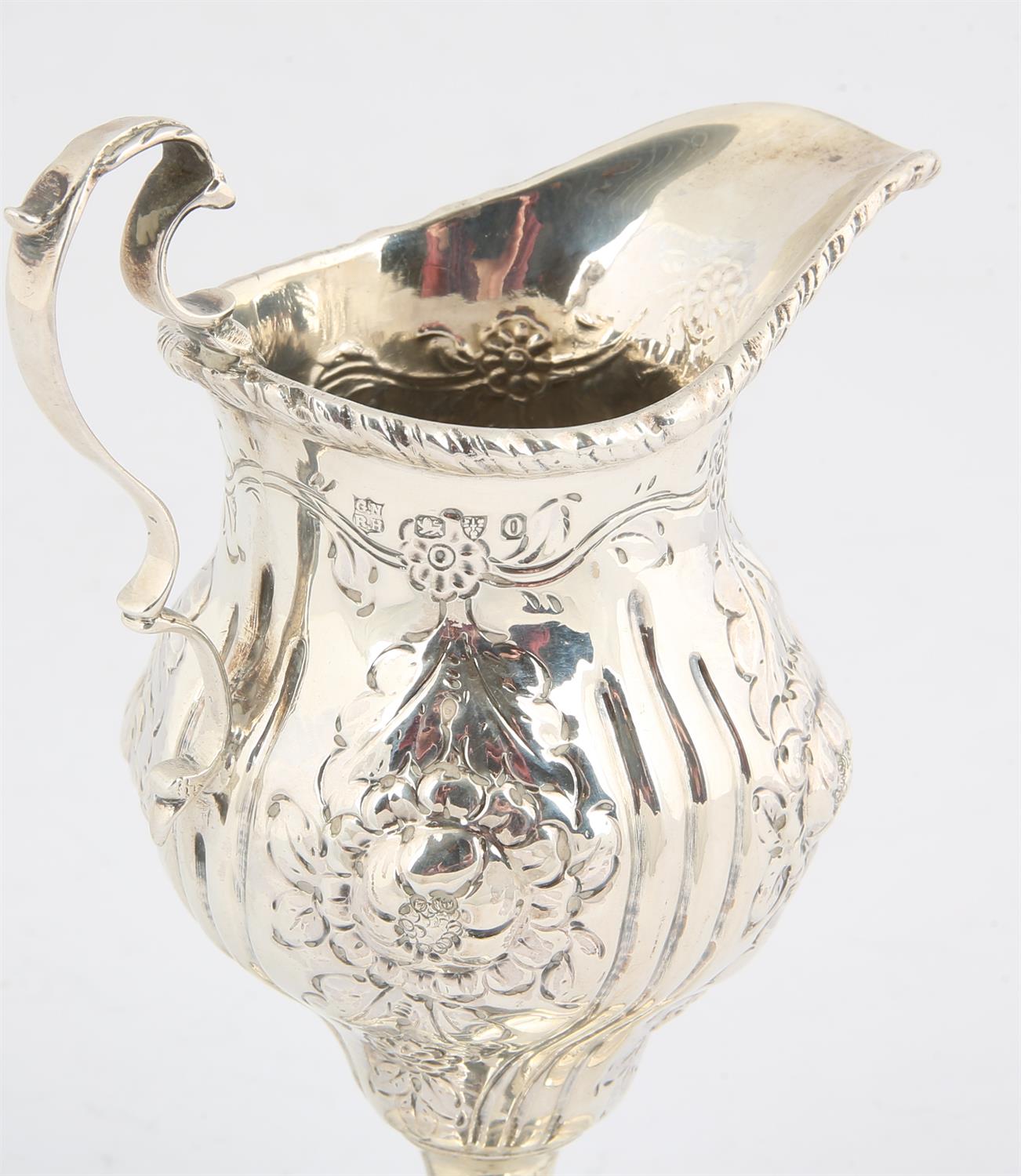 Victorian silver cream jug , decorated with embossed flowers and foliage, Chester 1897, 4. - Image 2 of 2