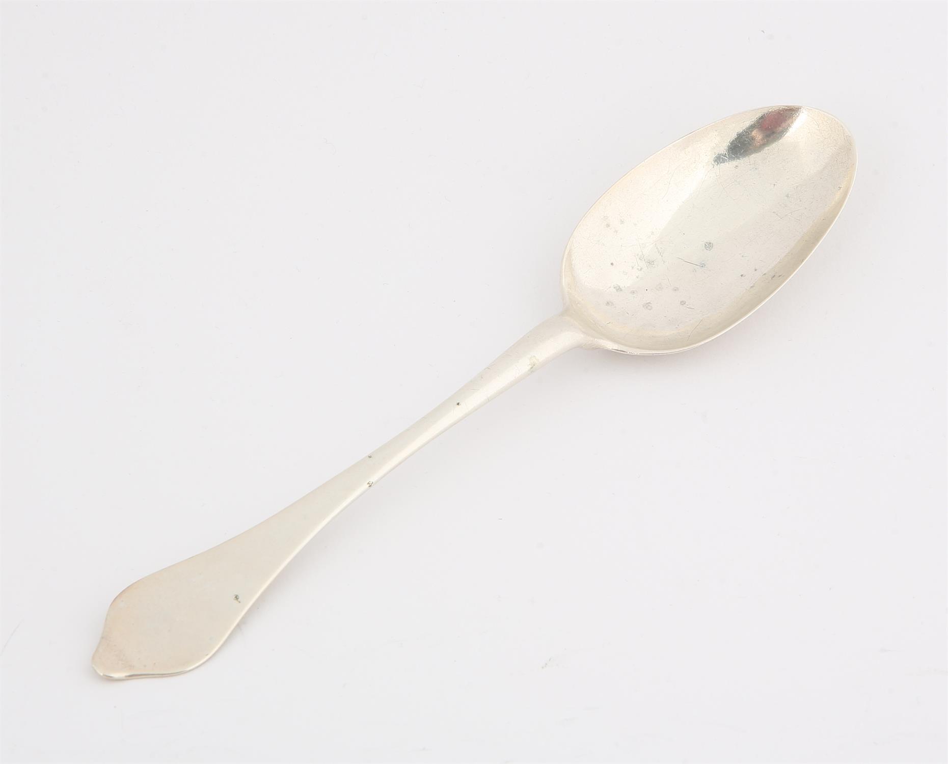Silver dog nose spoon, marks rubbed but probably circa 1700 SILVER COLLECTION OF SIR RAY TINDLE - Image 3 of 4