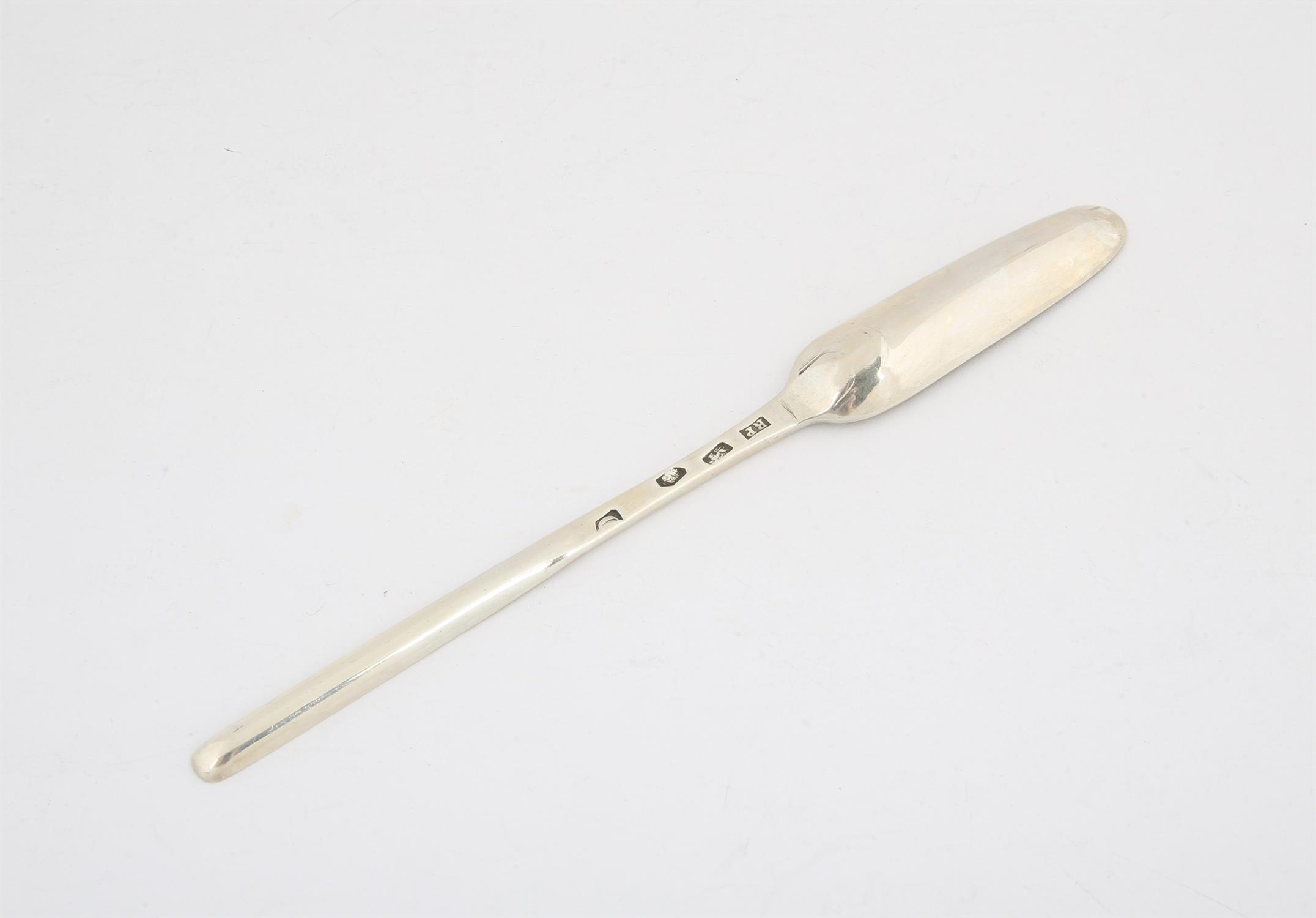 18th century silver marrow scoop of typical form London. 21 cms SILVER COLLECTION OF SIR RAY - Image 2 of 4