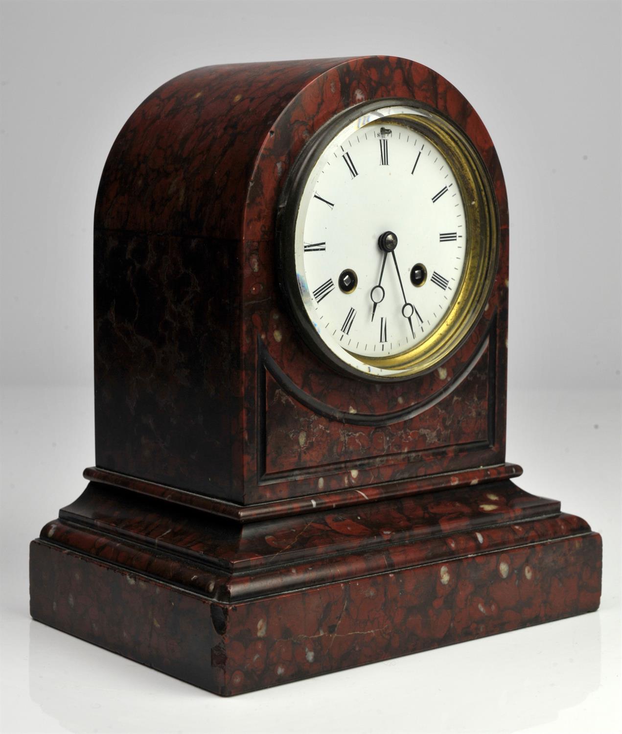 French rouge griotte marble mantel clock, late 19th Century, of arched form, on stepped moulded - Image 4 of 6