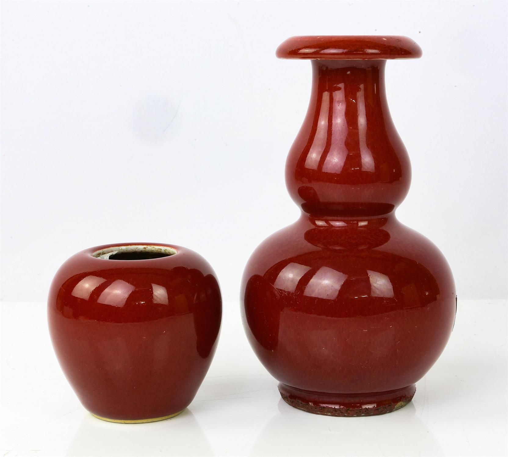 Chinese Ox blood double gourd vase with flared rim 16.5cm high, and a ovoid brush pot 7.5cm high, - Image 5 of 7
