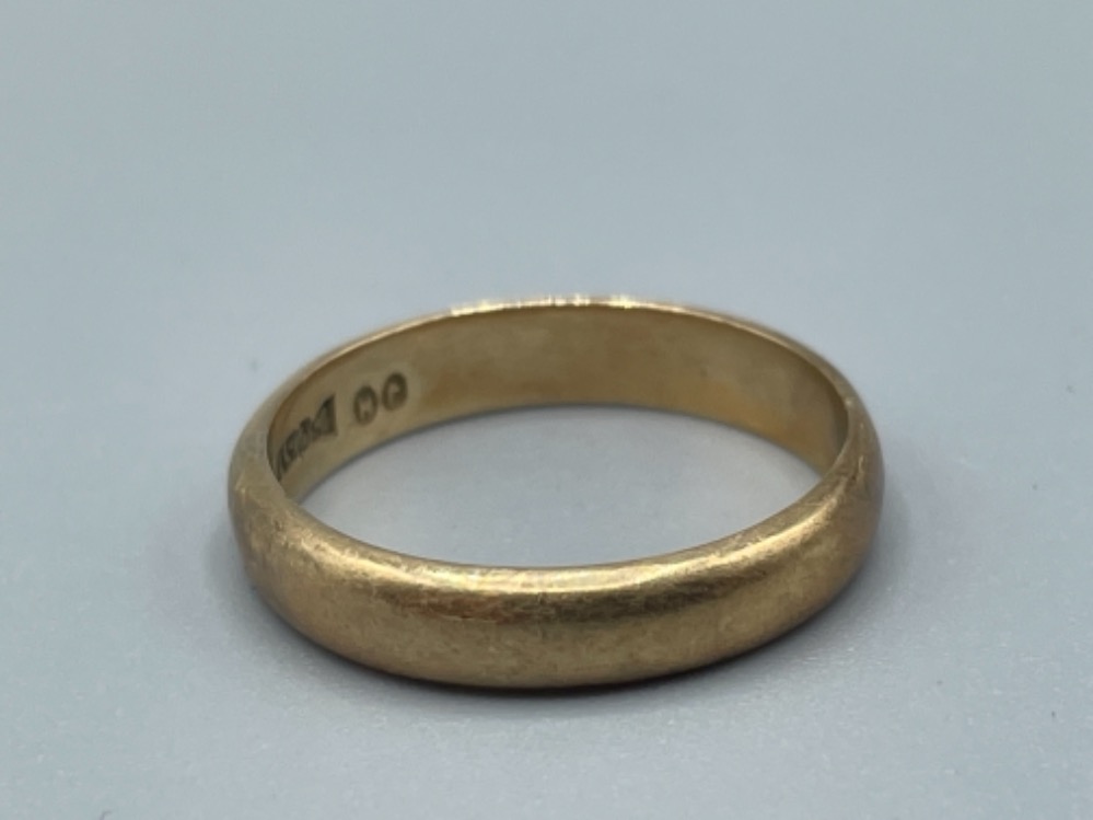 Ladies 9ct gold wedding band ring. Size L 2.5G