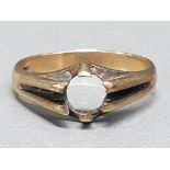 9ct yellow gold ladies ring (missing centre stone), size O, 2.9g