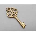 9ct gold 18th birthday key to the door pendant/charm, 1.2g