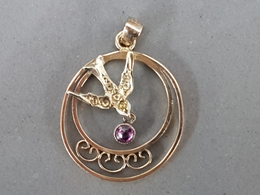 Vintage 9ct gold pendant with bird motiff & amethyst, 1.1g