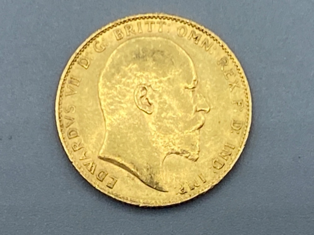 22ct gold Edward VII 1909 sovereign coin - Image 2 of 2