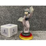 Lladro 4991 ‘Madame butterfly’ in good condition with plinth