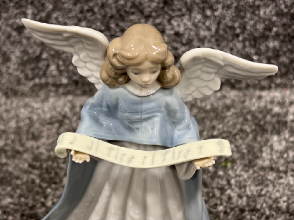 Lladro 5719 ‘Tree topper 90’ Angel in good condition - Image 3 of 5