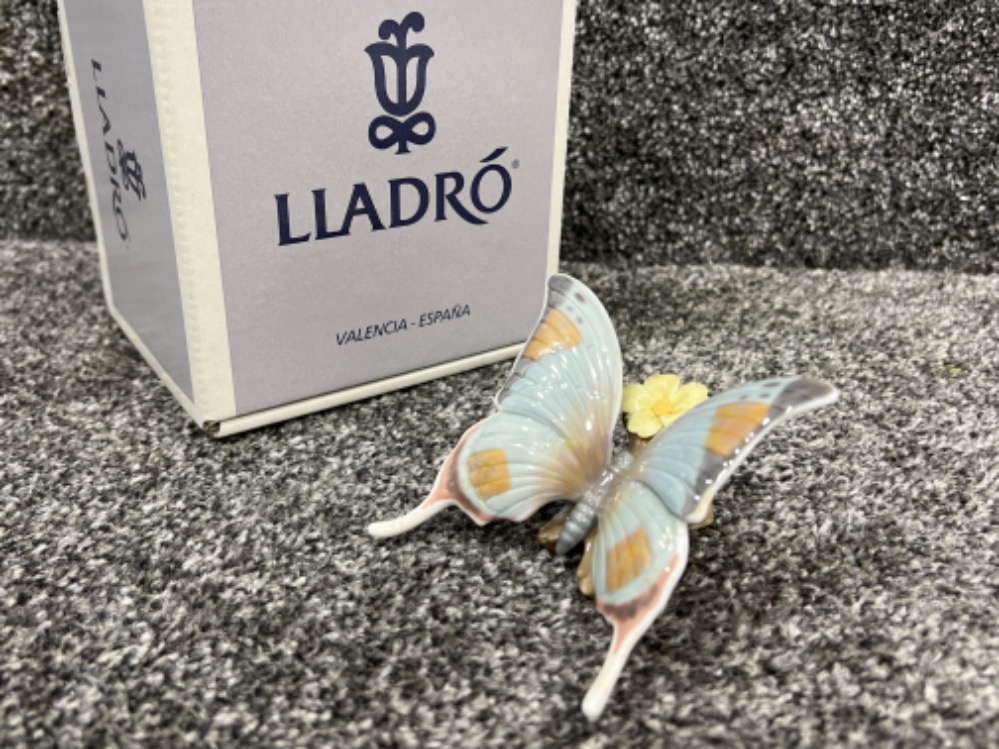 Lladro 6703 ‘From nature’s Palette’ in good condition and original box - Image 2 of 4